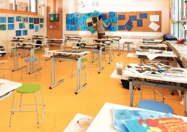 Subject-specific equipment for the art room.