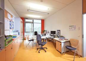 Workplaces according to need.