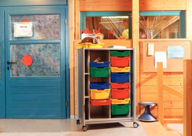 Mobile module for storage boxes.